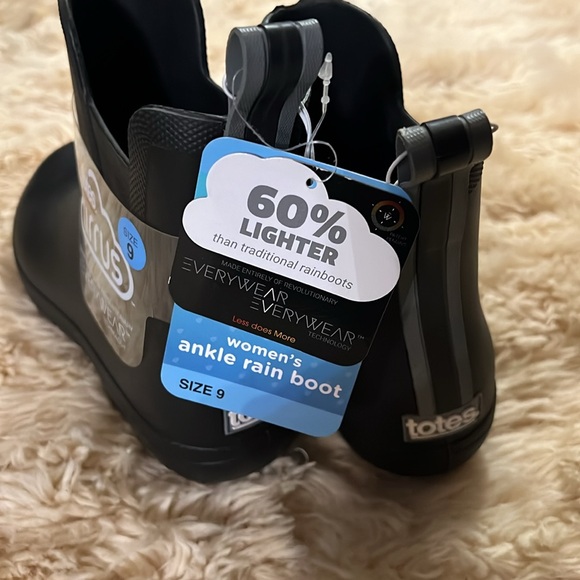 Totes rain boots - Picture 2 of 2